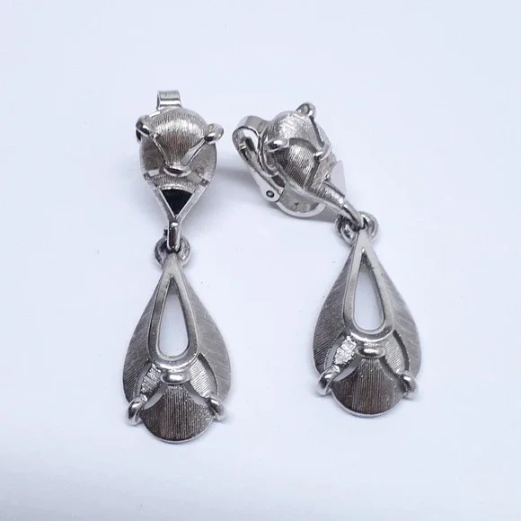 Vintage Crown Trifari Earrings Signed Clip On Silver Tone Dangle - Picture 14 of 16